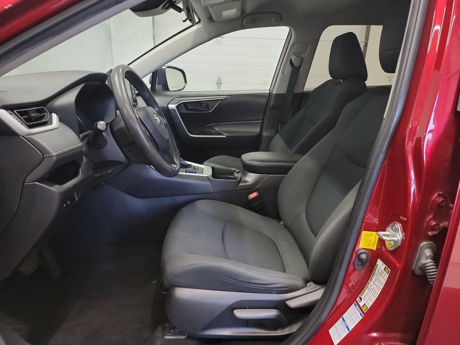 Used 2021 Toyota RAV4 LE AWD/4WD image 12