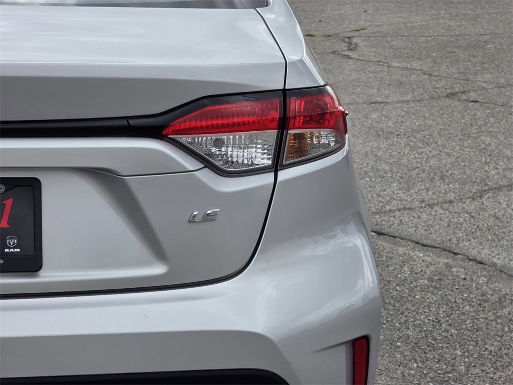 Used 2022 Toyota Corolla LE image 7