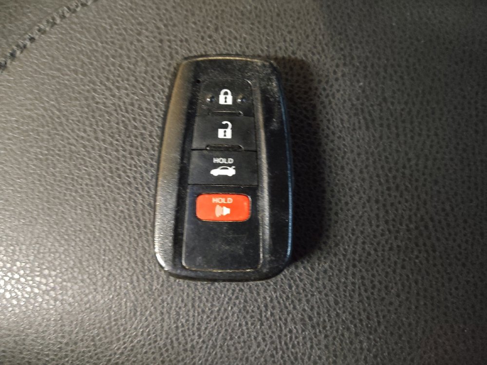 Used 2021 Toyota Camry XLE FWD image 32