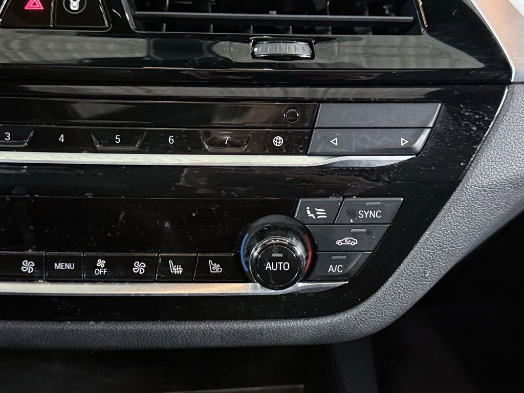 Used 2023 BMW M550i xDrive w/ Executive Package image 35