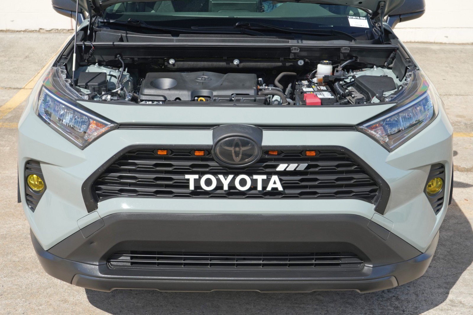 Used 2021 Toyota RAV4 XLE AWD/4WD image 7