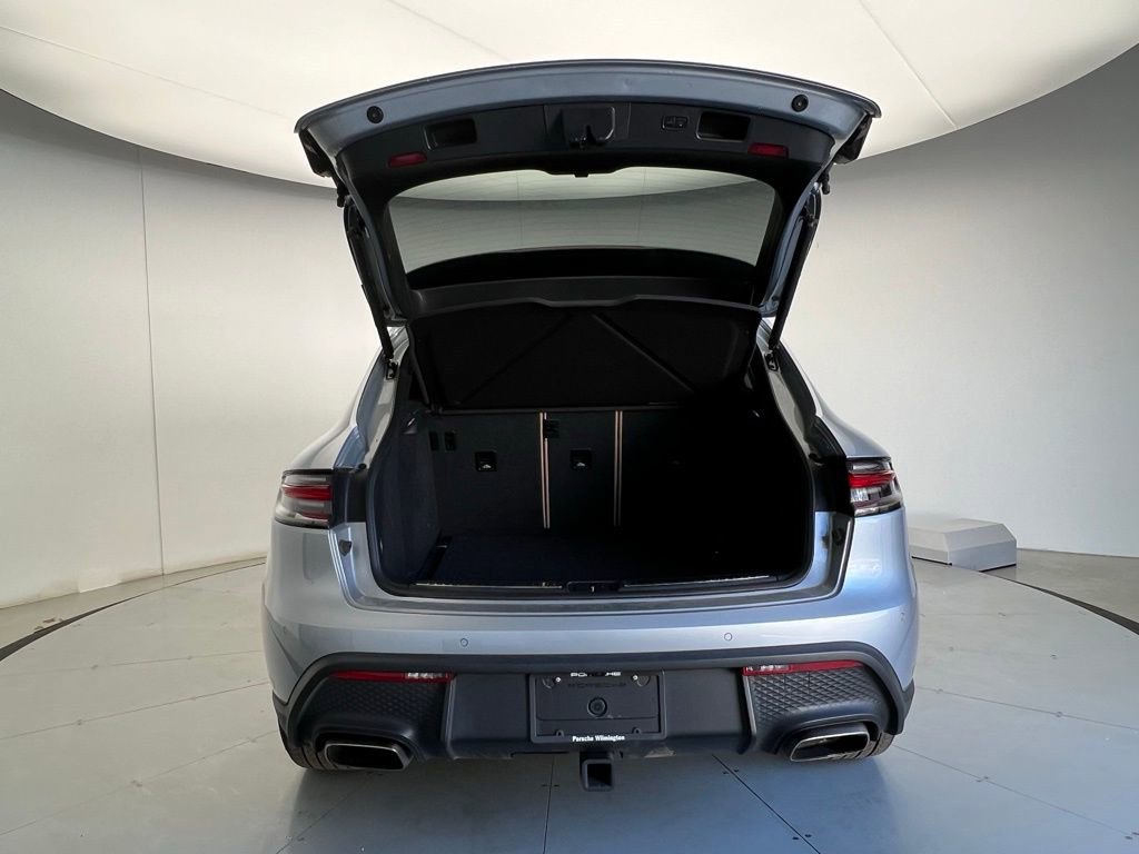 Certified 2022 Porsche Macan image 20