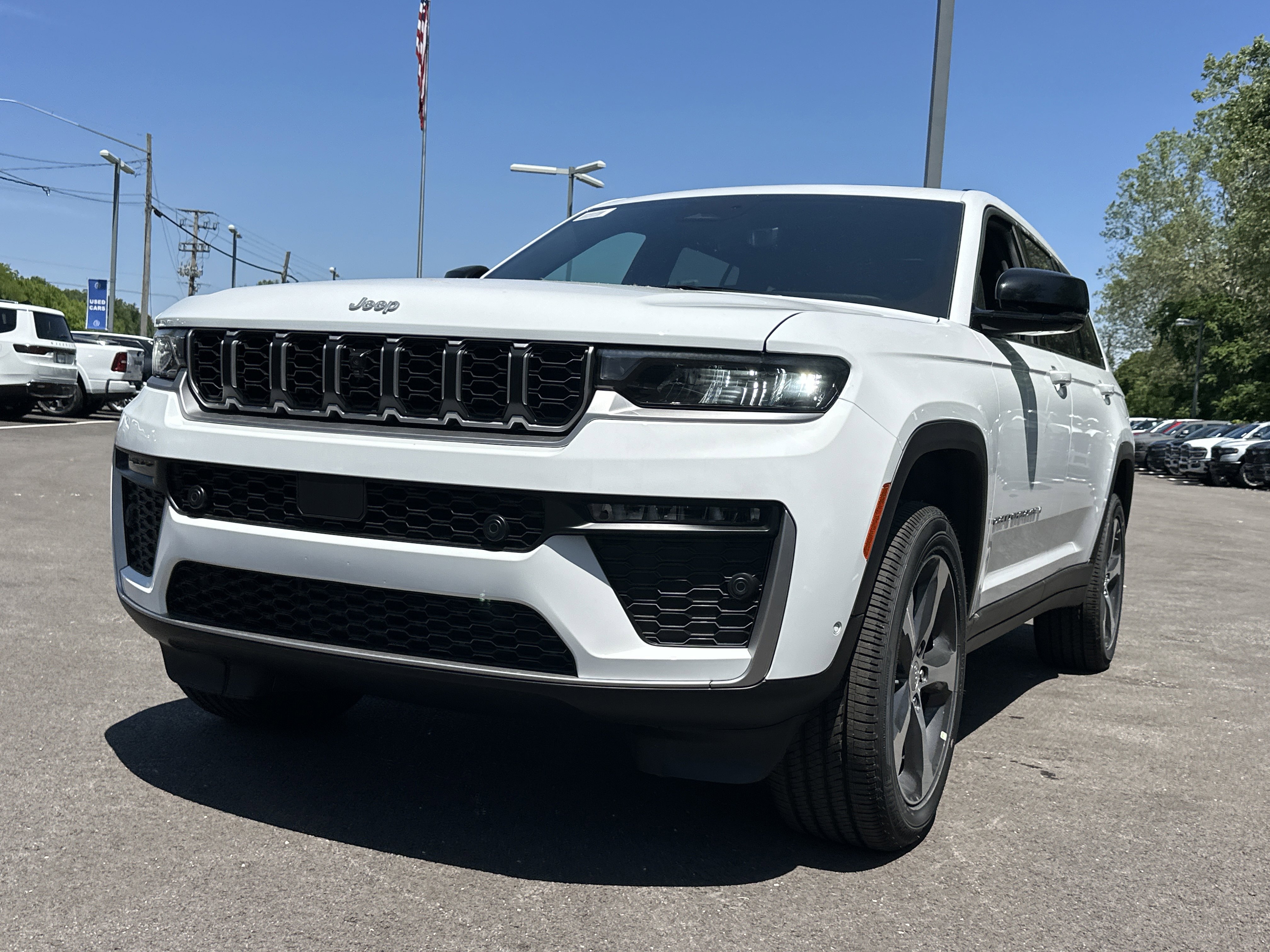 New 2026 Jeep Grand Cherokee L Limited AWD/4WD image 22