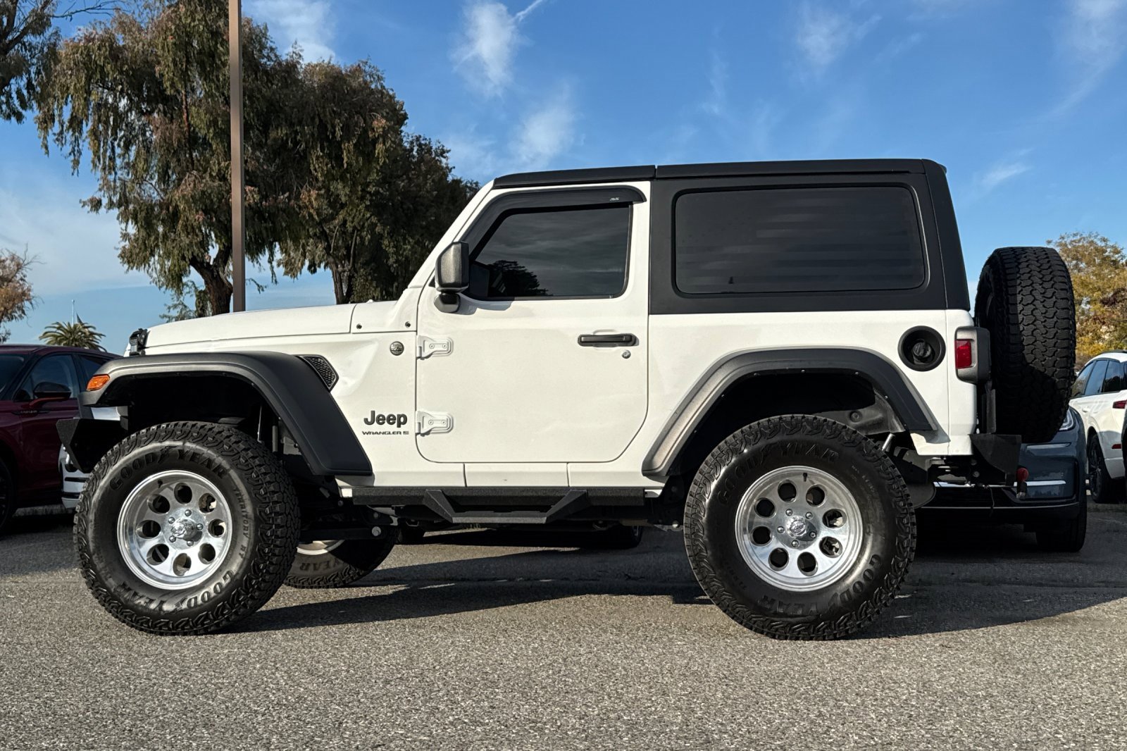 Used 2024 Jeep Wrangler Sport image 7