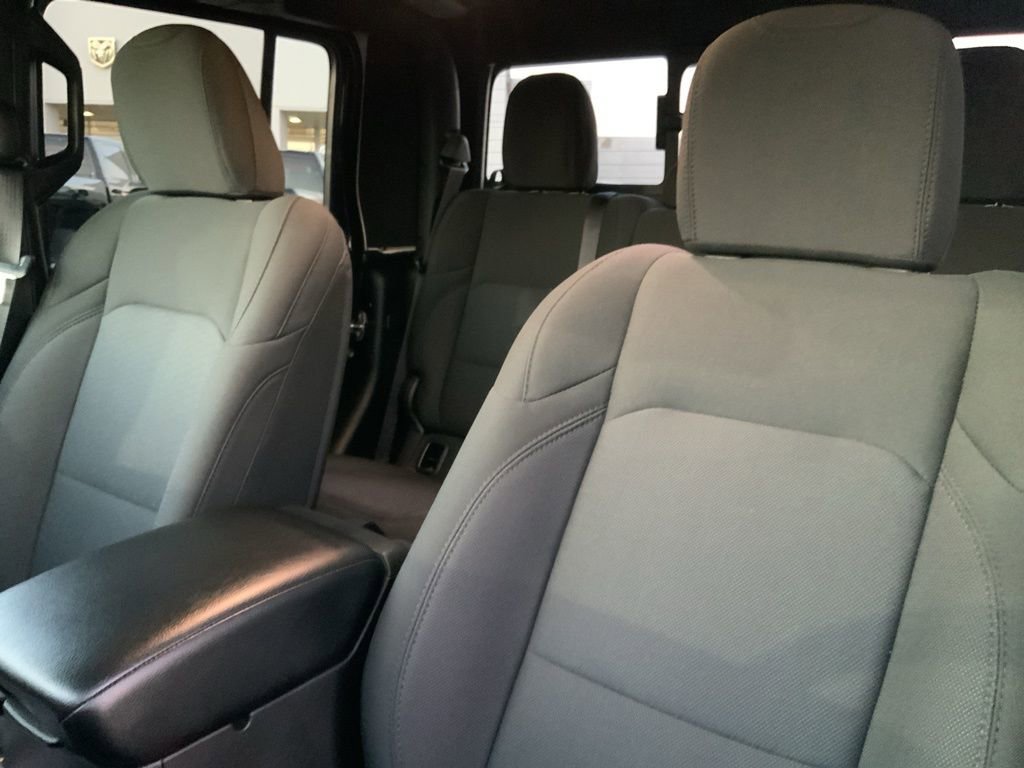 Used 2022 Jeep Gladiator Willys image 15