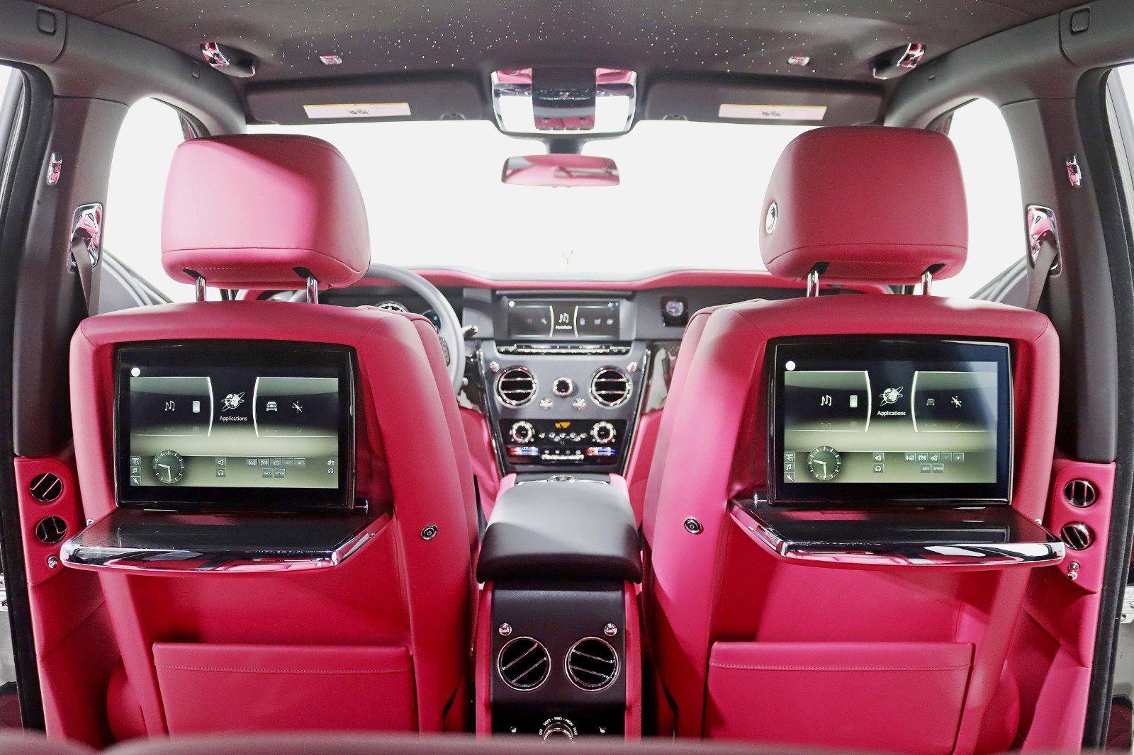 Used 2023 Rolls-Royce Cullinan Black Badge w/ Driver's Package image 40