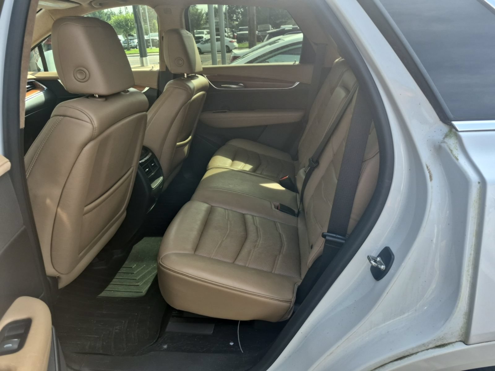 Used 2017 Cadillac XT5 Platinum w/ Driver Assist Package AWD/4WD image 7