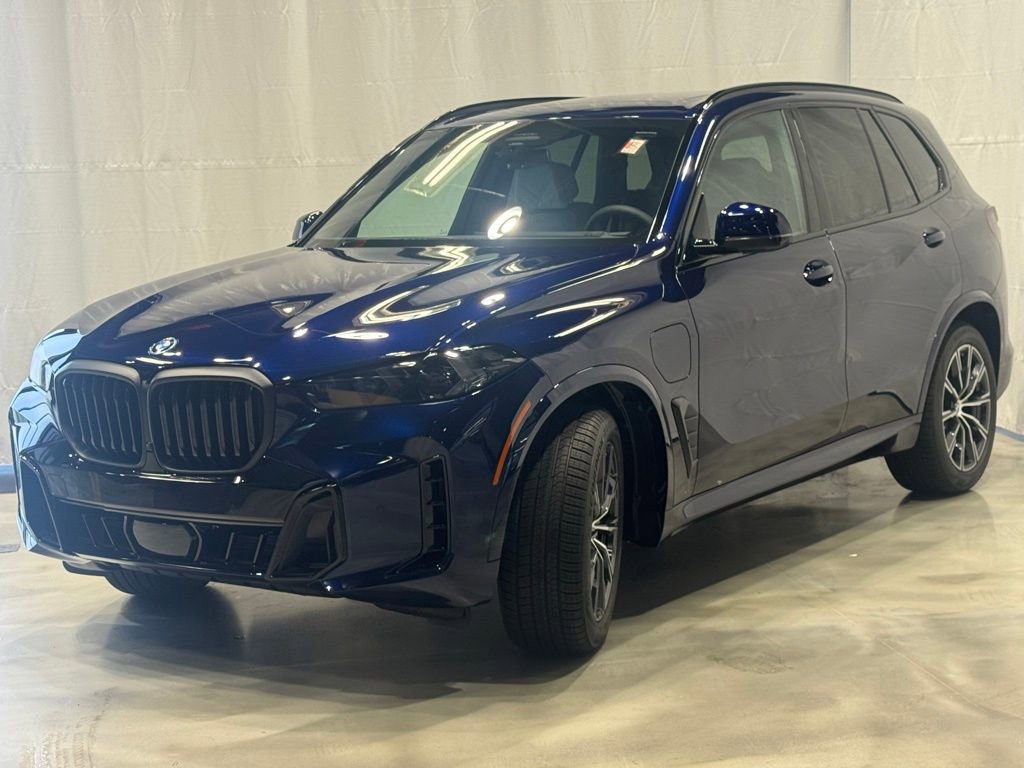 Used 2026 BMW X5 xDrive50e w/ M Sport Package image 2