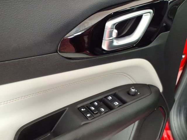 Used 2023 Jeep Compass Limited image 16