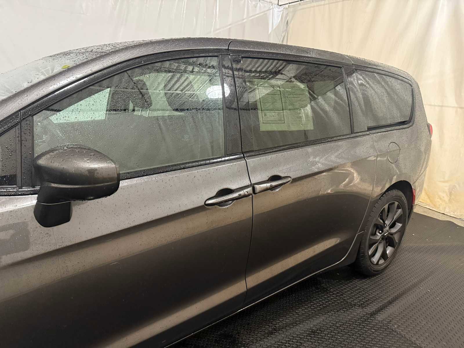 Used 2019 Chrysler Pacifica Touring Plus w/ Advanced Safetytec Group image 7
