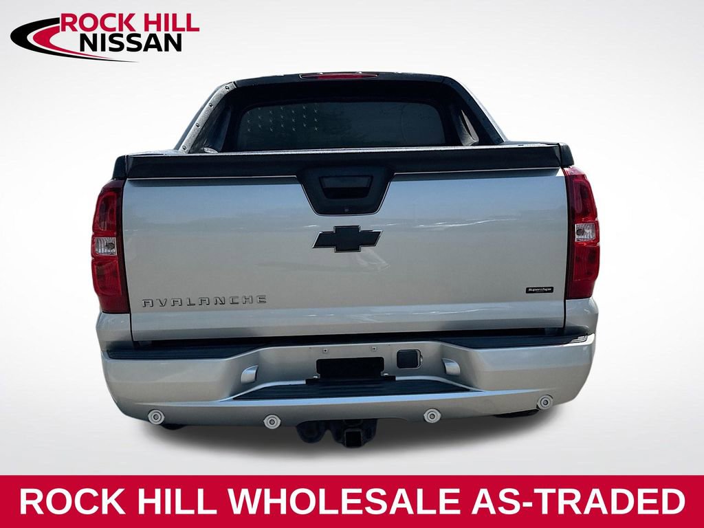 Used 2011 Chevrolet Avalanche LT AWD/4WD image 6