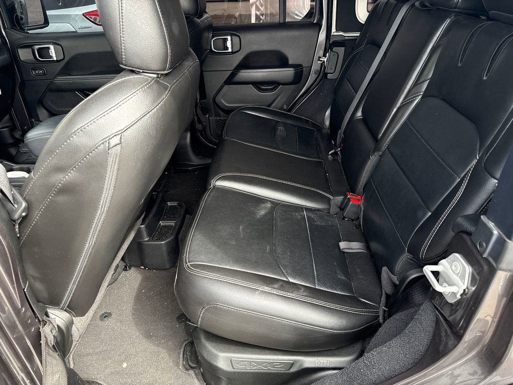 Used 2023 Jeep Wrangler Unlimited Sahara image 11