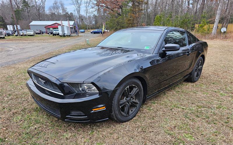 Used 2014 Ford Mustang Premium RWD image 3