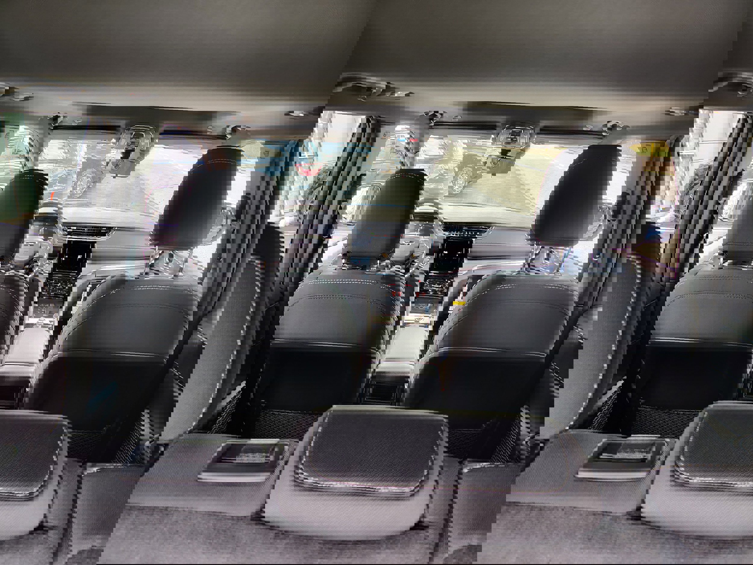 New 2025 Jeep Grand Cherokee Laredo X w/ Luxury Tech Group I image 12