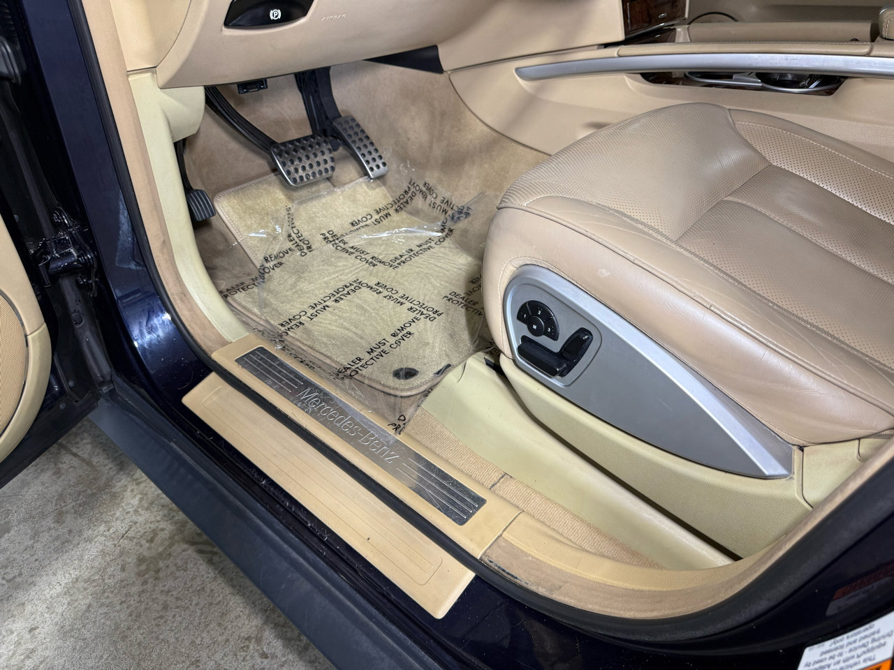 Used 2010 Mercedes-Benz GL 550 4MATIC image 13