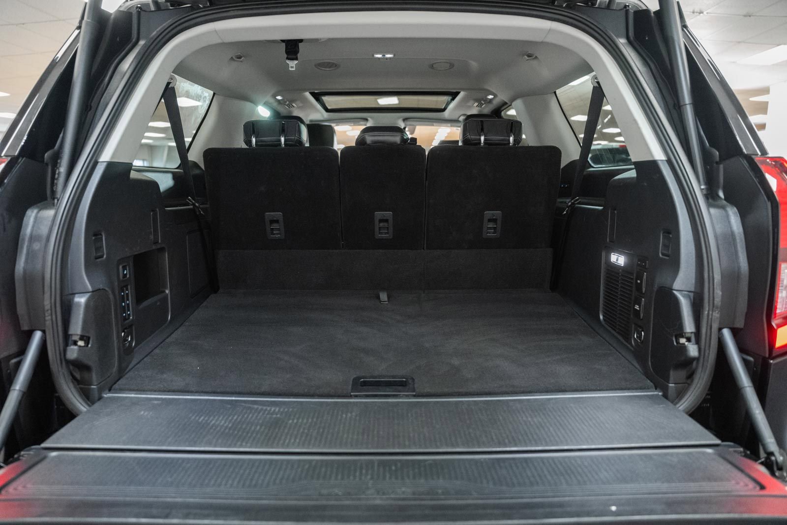 Used 2025 Ford Expedition Max Platinum image 13