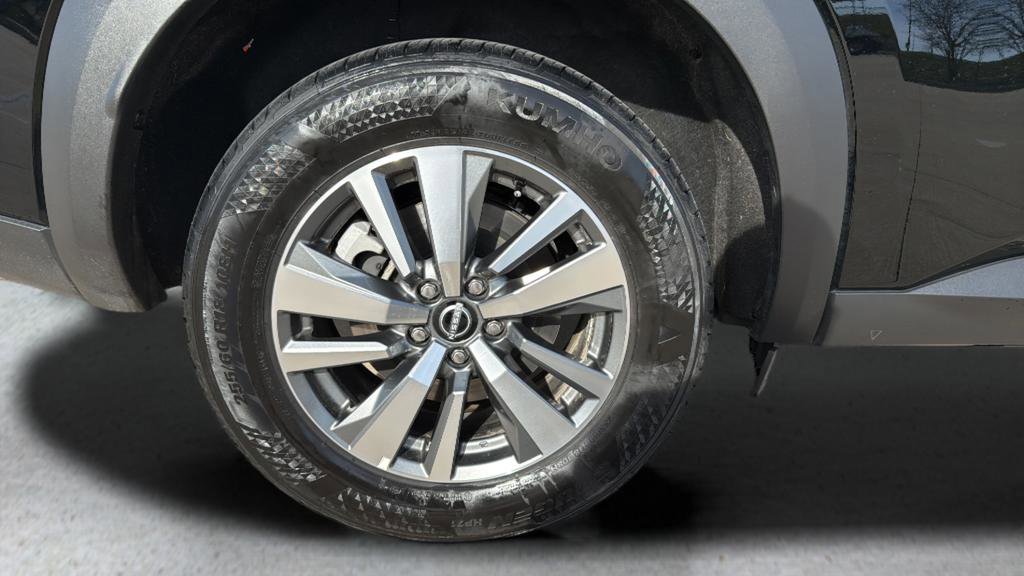 Certified 2025 Nissan Pathfinder SL image 13