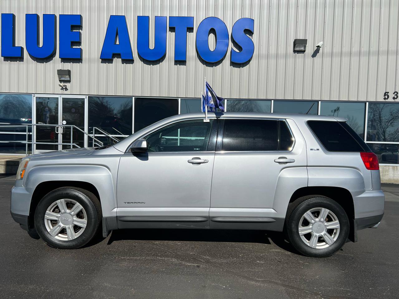 Used 2016 GMC Terrain SLE AWD/4WD image 2