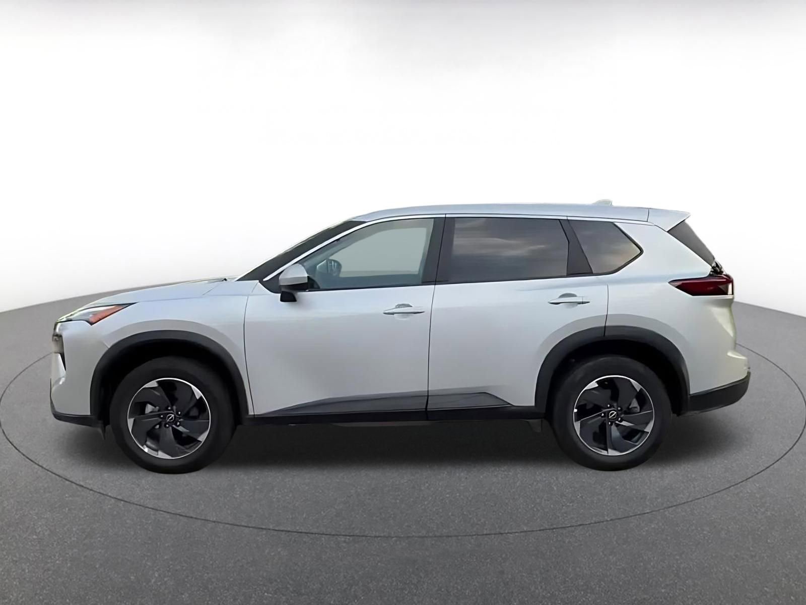 Used 2025 Nissan Rogue SV FWD image 8