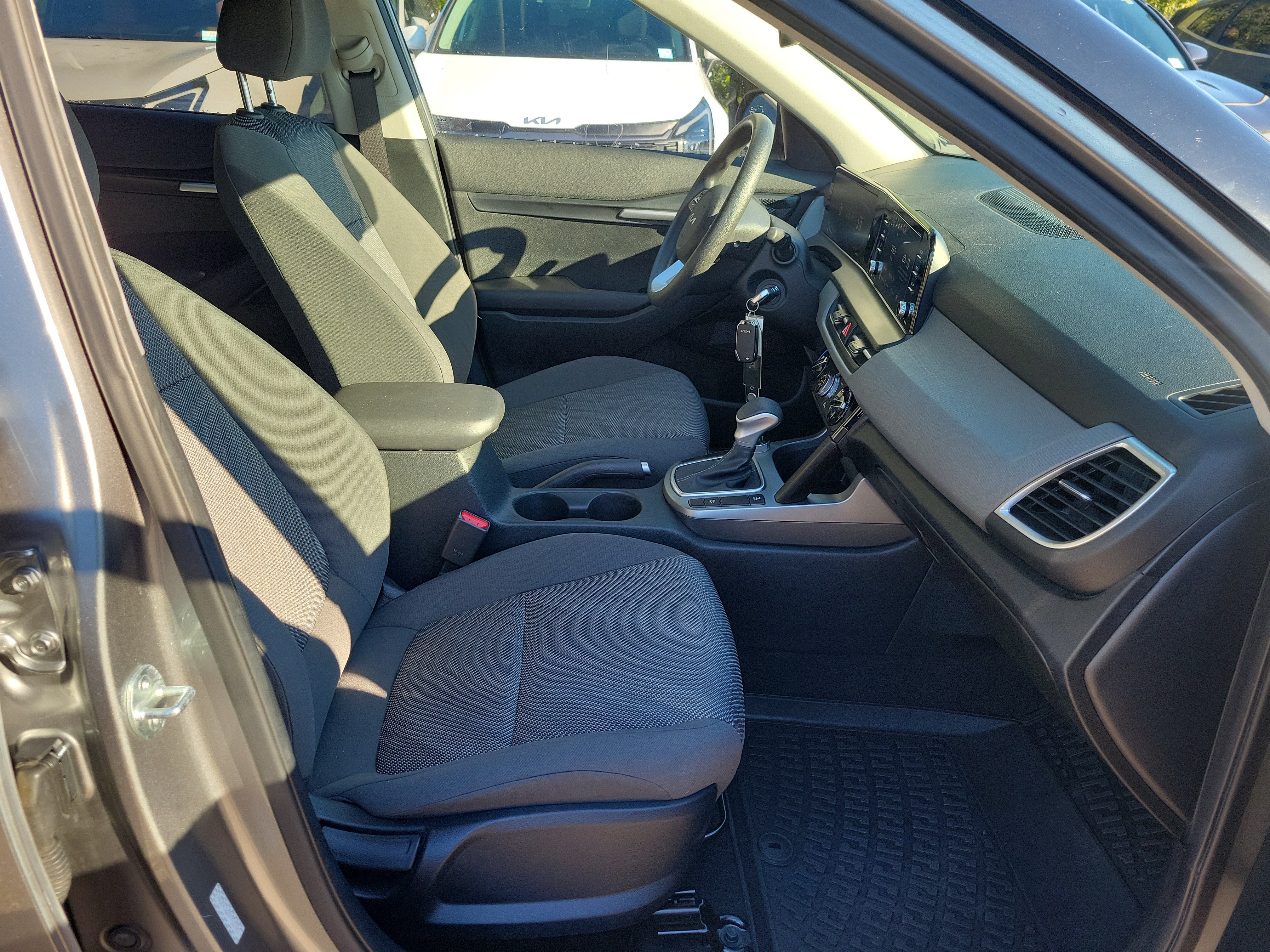 Used 2024 Kia Seltos LX AWD/4WD image 5