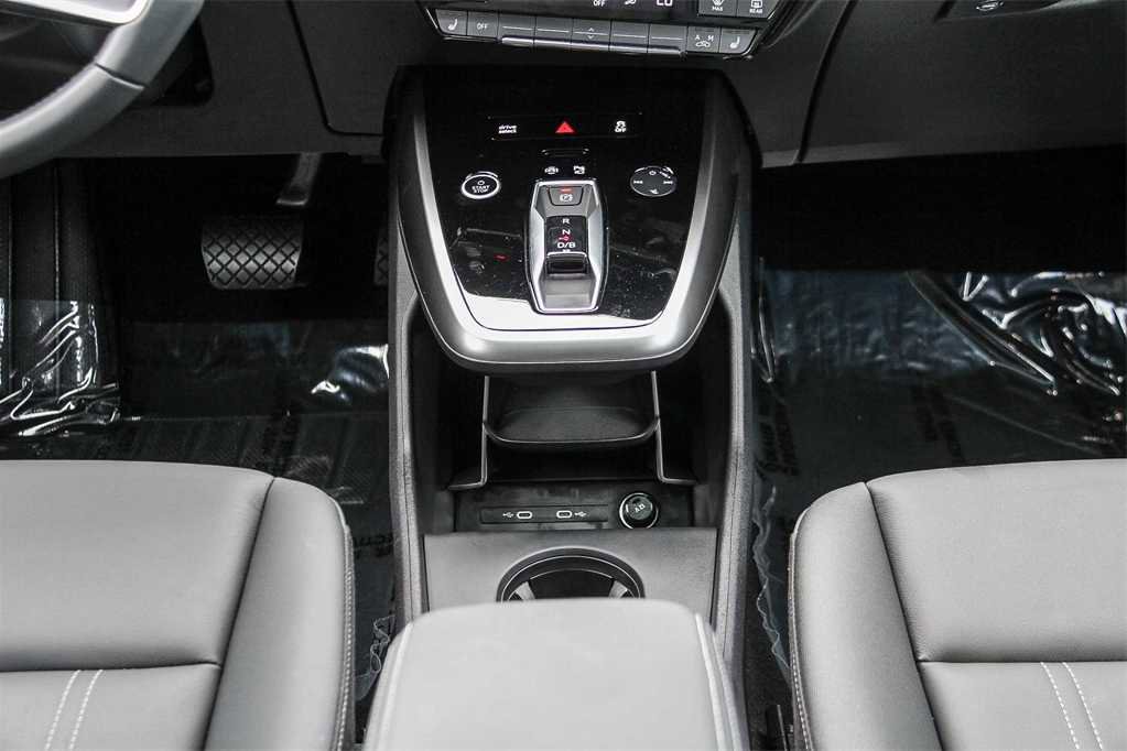 Used 2025 Audi Q4 e-tron Premium Plus w/ Premium Plus image 14