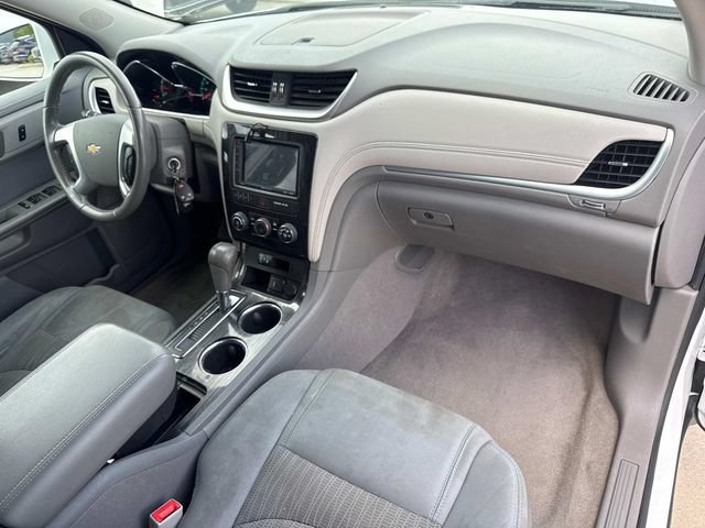 Used 2017 Chevrolet Traverse LT FWD image 17