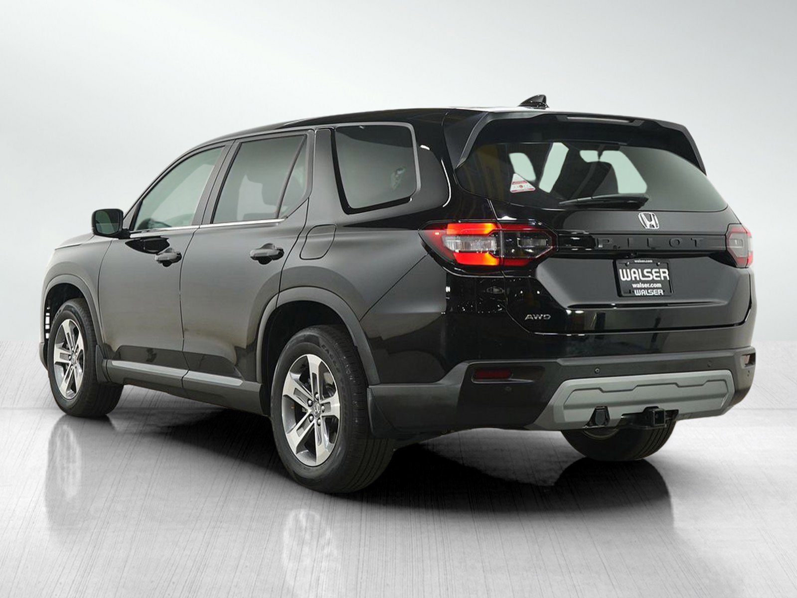 Used 2023 Honda Pilot EX-L image 3