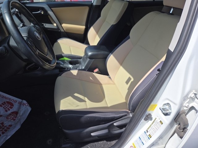 Used 2017 Toyota RAV4 XLE AWD/4WD image 15
