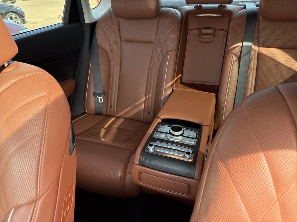 Used 2019 Kia K900 Luxury w/ VIP Package image 15