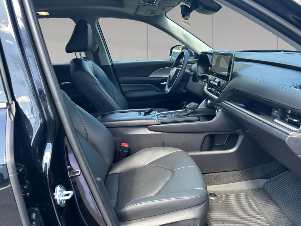 Used 2026 Toyota Grand Highlander XLE image 17