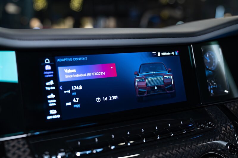 Used 2025 Rolls-Royce Cullinan Black Badge AWD/4WD image 22