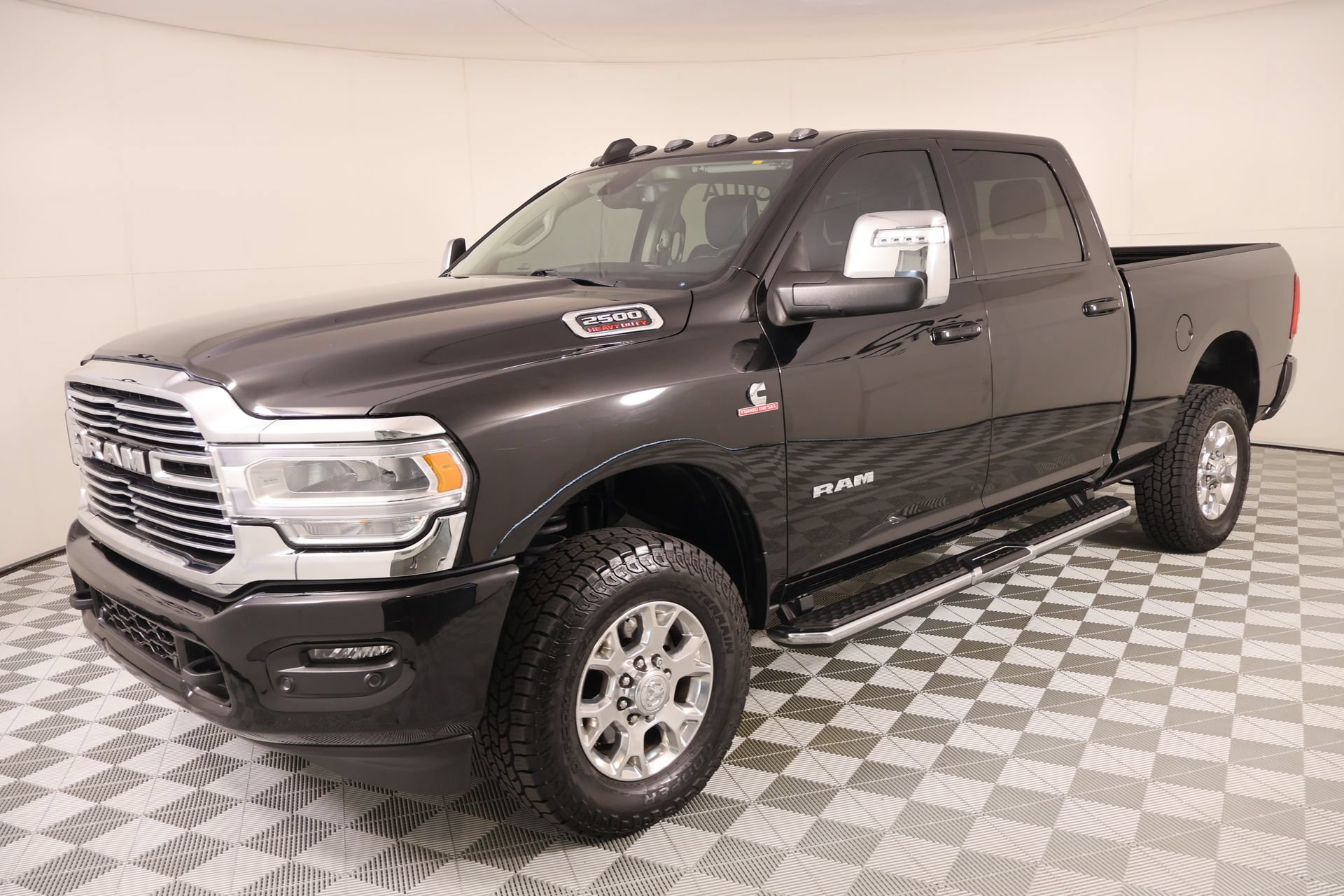 Used 2023 RAM 2500 Laramie AWD/4WD image 11