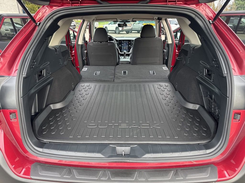 Used 2025 Subaru Outback Premium image 18