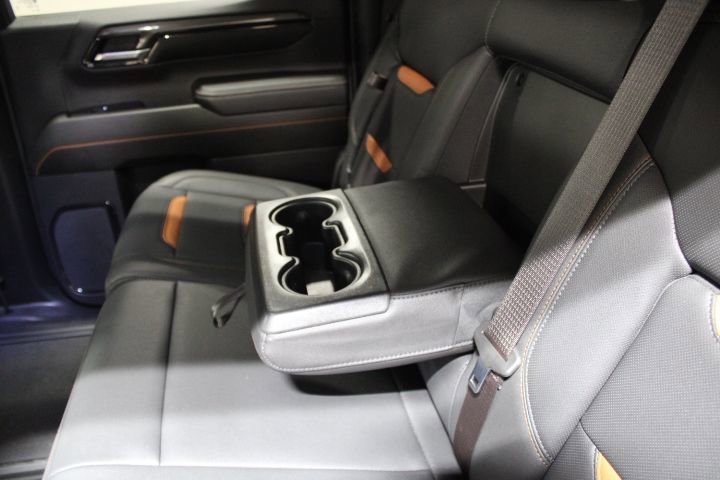 Used 2024 GMC Sierra 1500 AT4 w/ Technology Package image 25