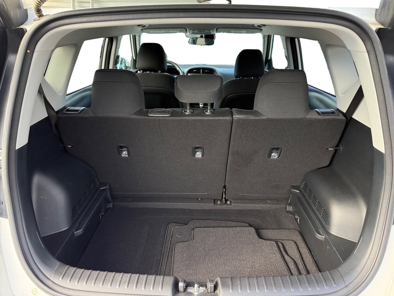 Certified 2025 Kia Soul LX image 17