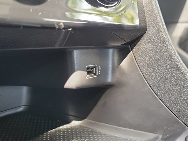 Used 2019 Volkswagen Jetta SEL FWD image 26