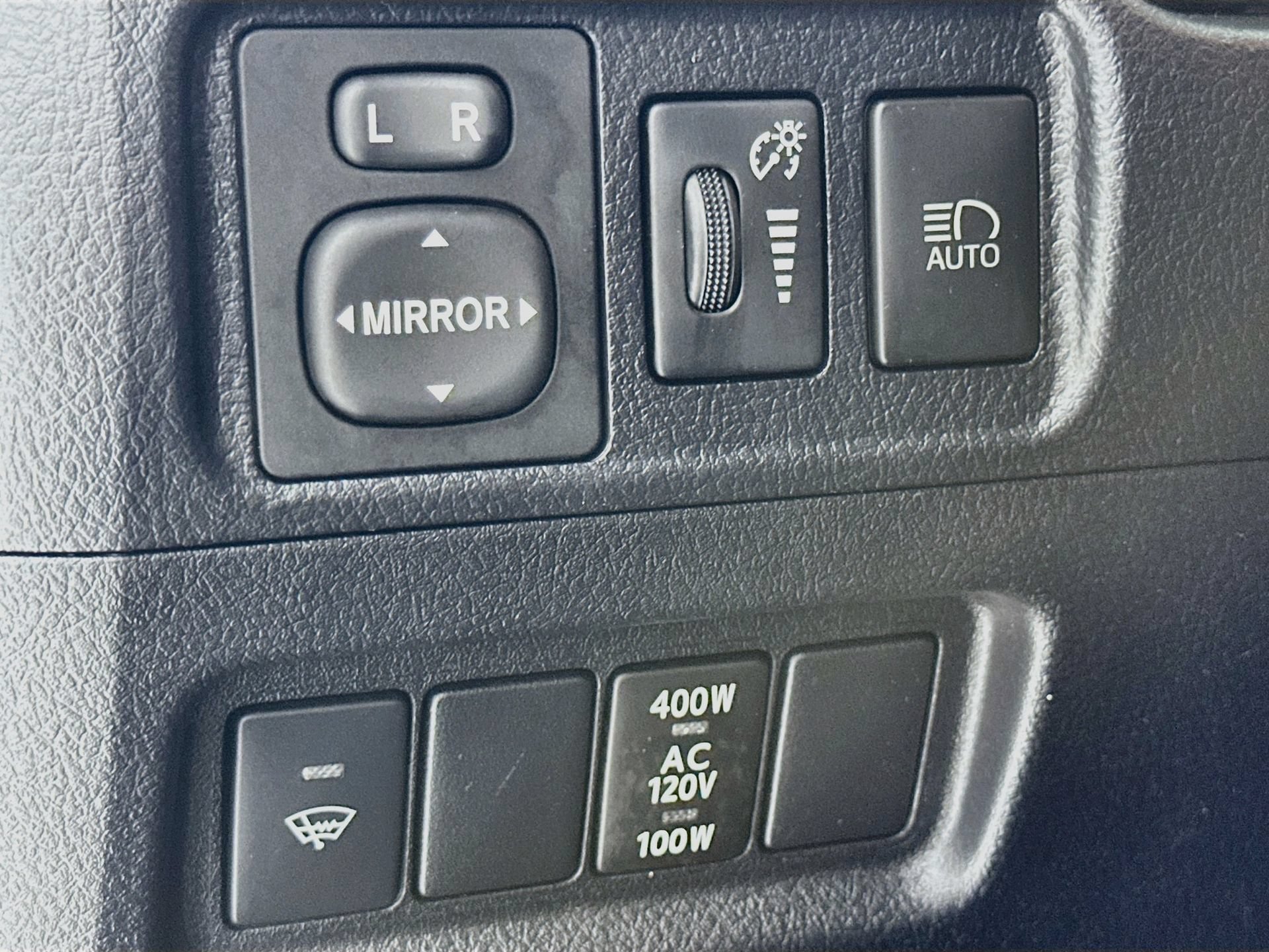 Used 2020 Toyota 4Runner SR5 Premium w/ Moonroof Package AWD/4WD image 11
