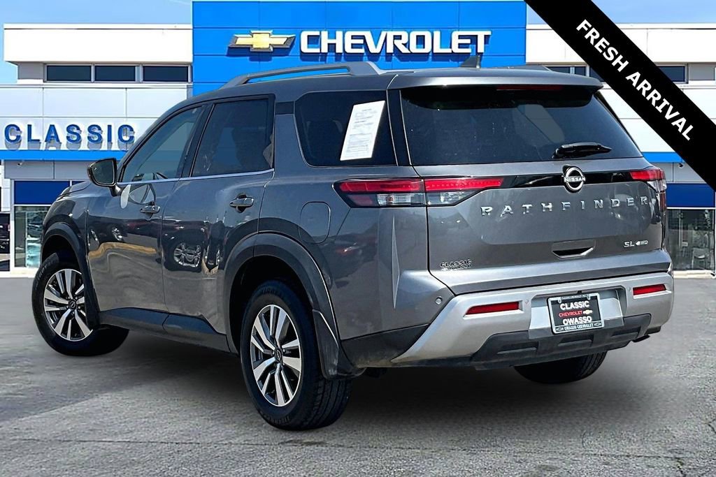 Used 2022 Nissan Pathfinder SL AWD/4WD image 4