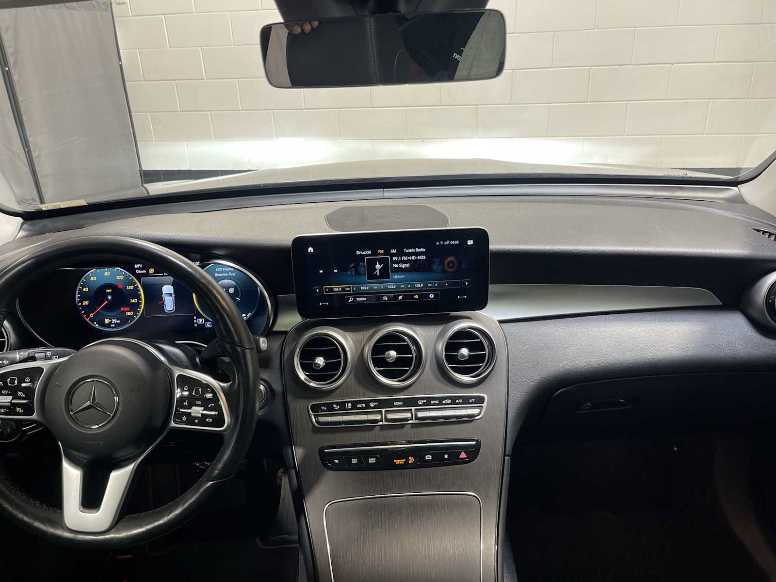 Used 2021 Mercedes-Benz GLC 300 4MATIC image 9