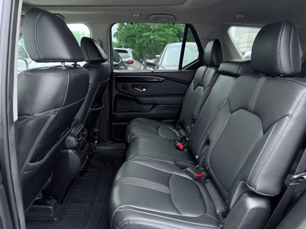 Used 2025 Honda Pilot Touring image 23