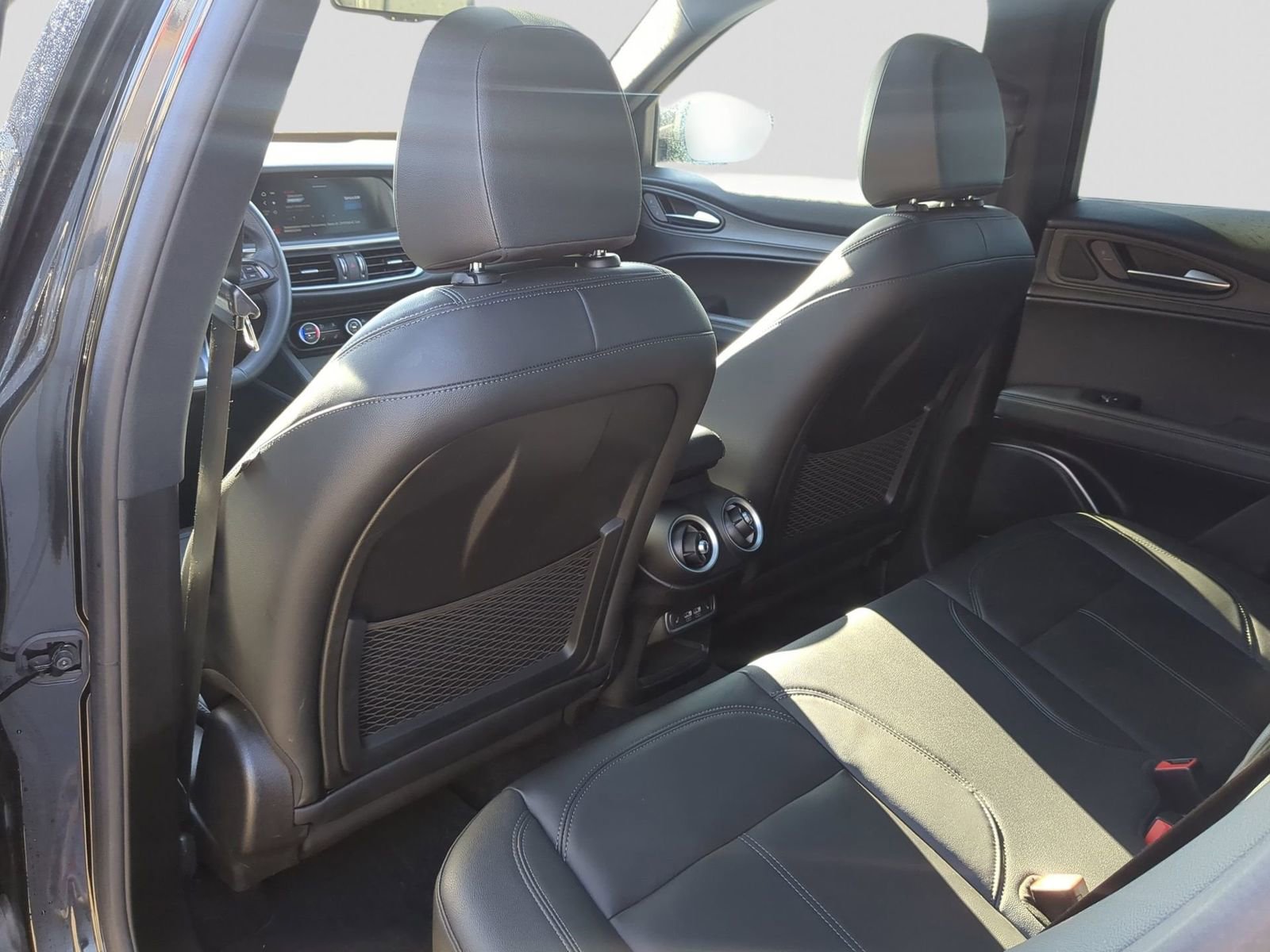 Used 2023 Alfa Romeo Stelvio Ti image 22