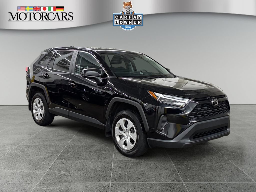 Used 2024 Toyota RAV4 LE AWD/4WD image 1