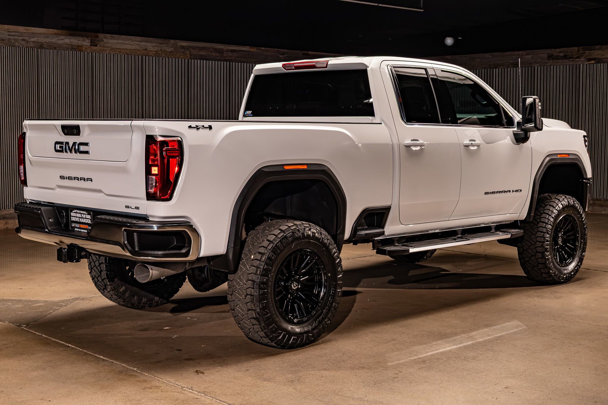 Used 2024 GMC Sierra 2500 SLE w/ SLE Convenience Package image 10