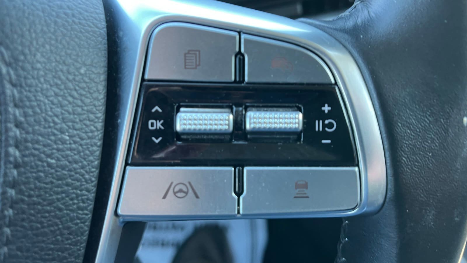 Used 2025 Kia Telluride S AWD/4WD image 15