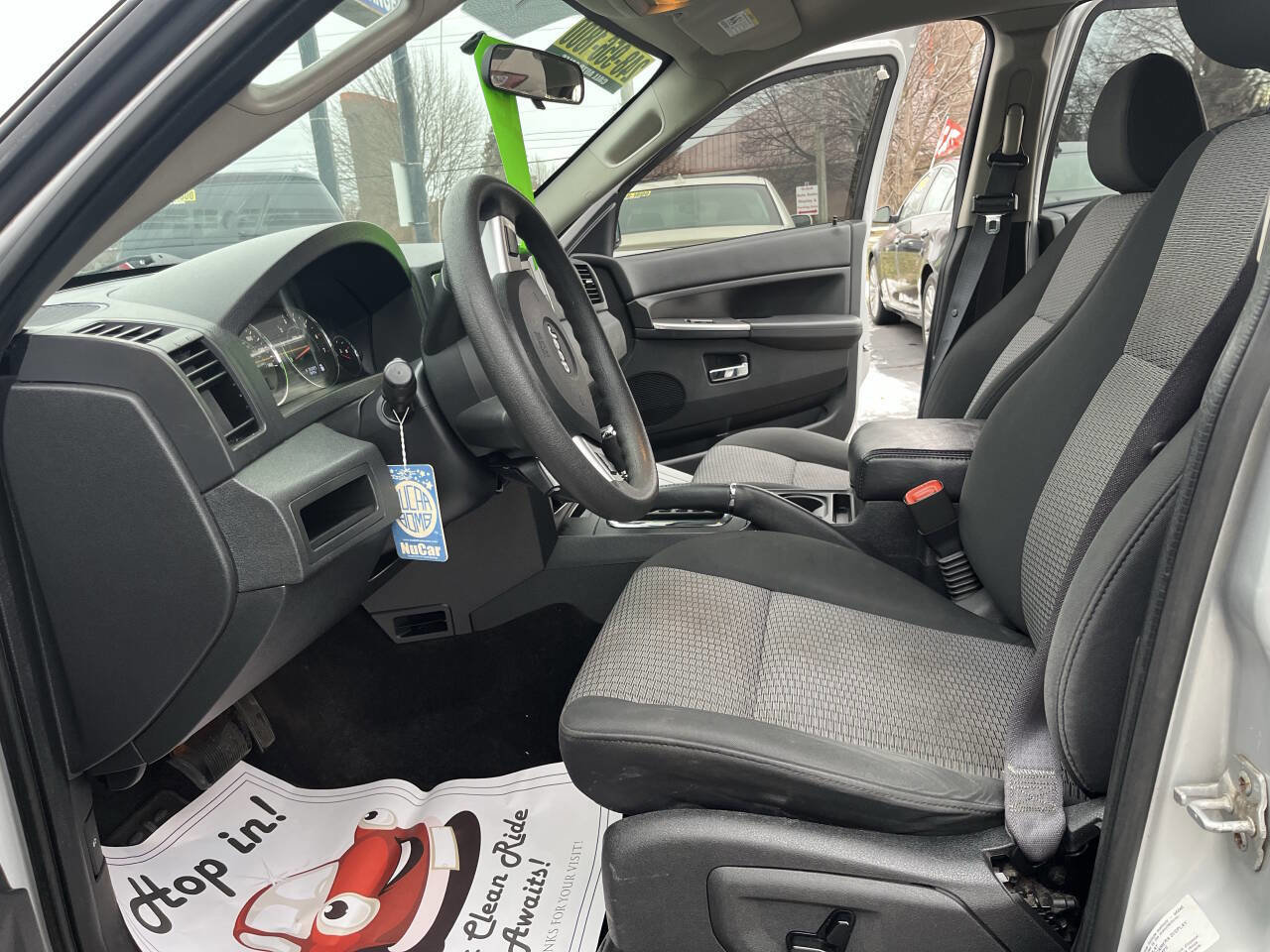 Used 2009 Jeep Grand Cherokee Laredo image 16