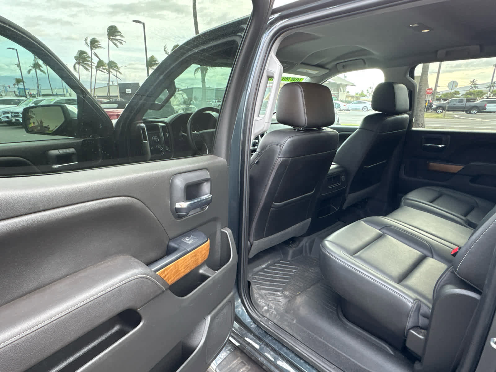 Used 2017 Chevrolet Silverado 1500 LTZ w/ LTZ Plus Package image 12