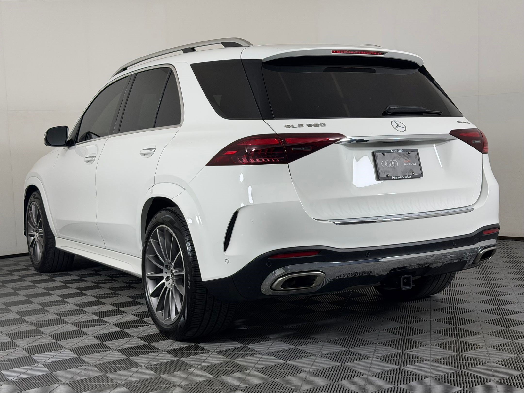 Used 2024 Mercedes-Benz GLE 580 4MATIC image 3