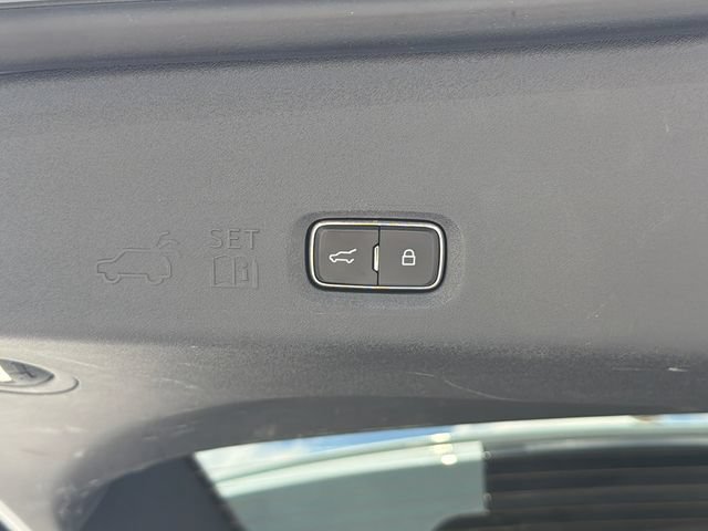 Used 2025 Ford Expedition Active RWD image 21