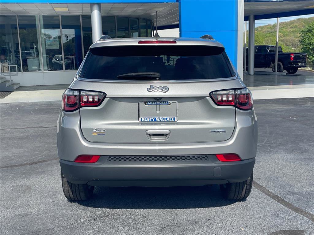 Used 2022 Jeep Compass Latitude FWD image 6