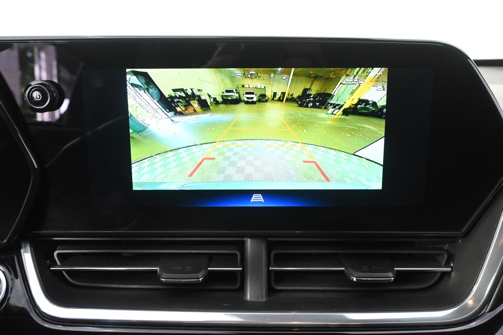 Used 2024 Chevrolet Trax RS w/ Sunroof Package FWD image 29